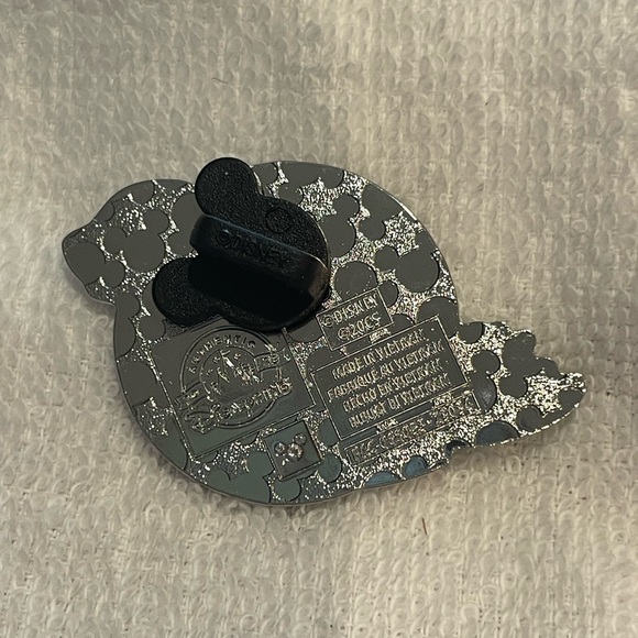 Disney 2023 Avatar Way of the Water Cutie Mystery Pin Sea Otter - Picture 2 of 2